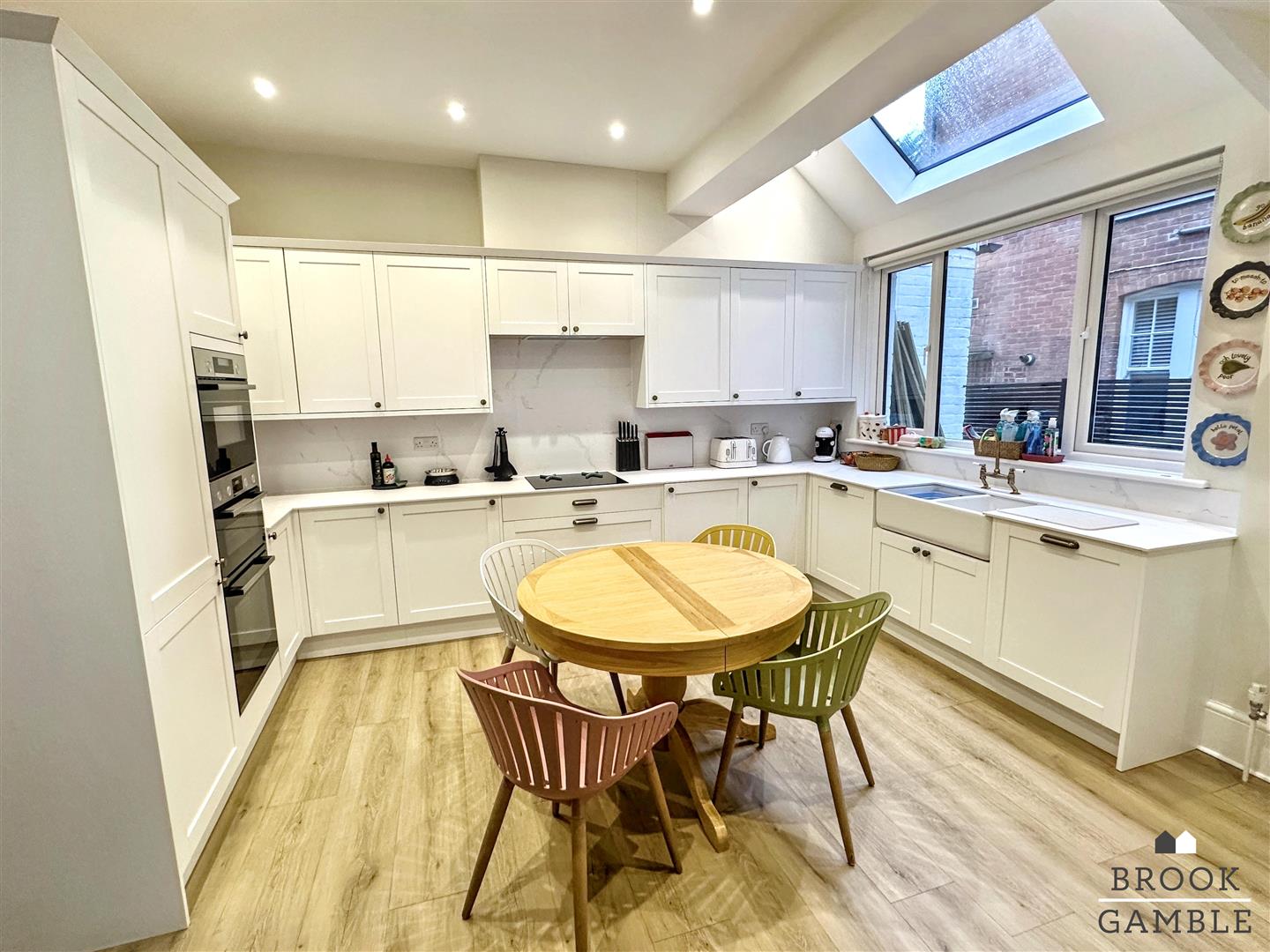 3 Bedroom Flat - Garden. Arlington Road in Eastbourne,  11